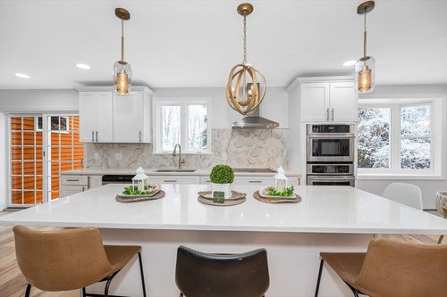 300 Kenoza St, Haverhill, MA, 01830-4321 | Card Image