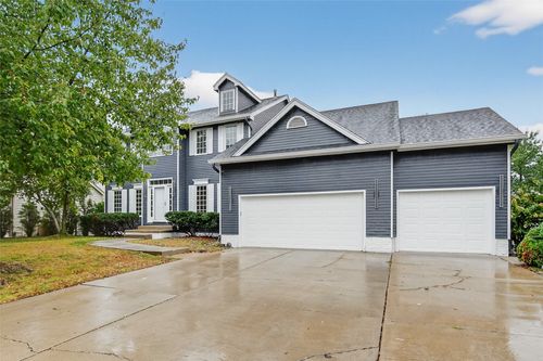 5924 Highland Cir, West Des Moines, IA, 50266-2822 | Card Image