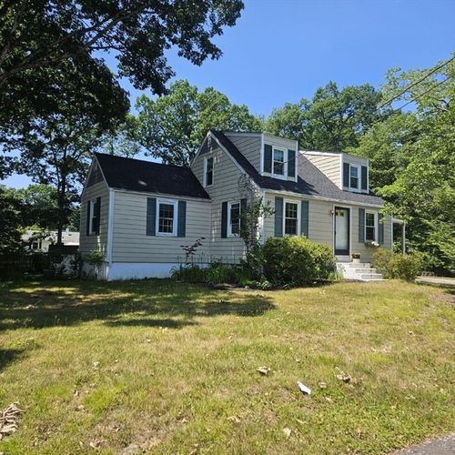 58 Johnson St, North Attleboro, MA, 02760-1411 | Card Image