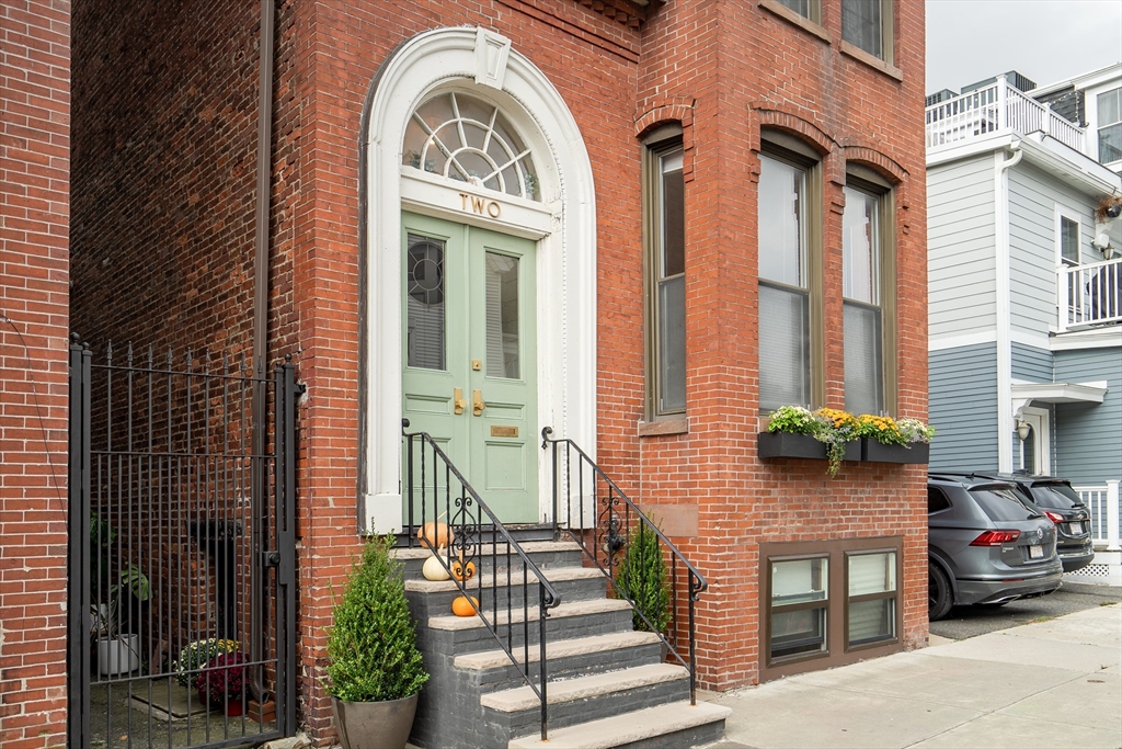 Vinton St, South Boston, MA 02127