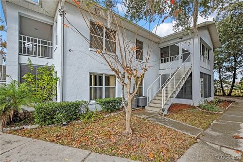 951 Se Mayo Dr, Crystal River, FL, 34429-9056 | Card Image