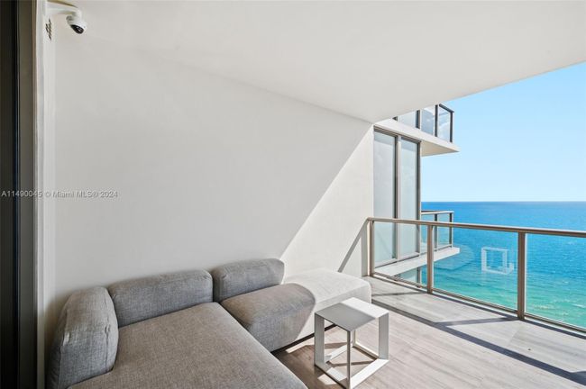 2502 - 9703 Collins Ave, Condo with 2 bedrooms, 3 bathrooms and null parking in Bal Harbour FL | Image 14