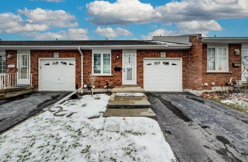 d-68 Harris Ave, Brantford, ON, N3R2E9 | Card Image