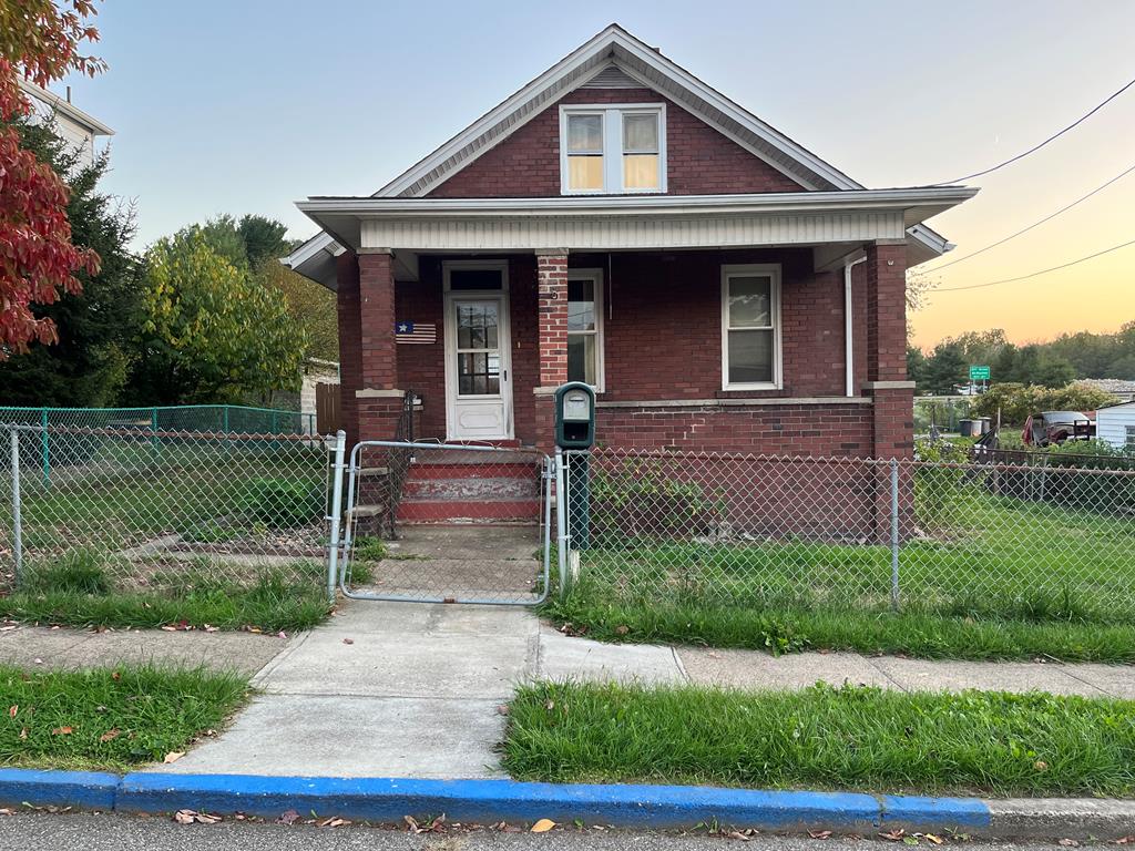 16th St, Mcmechen, WV 26040