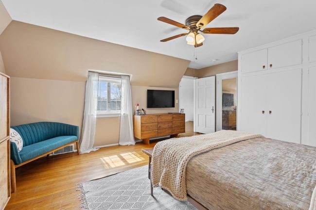 HW Flrs and Wall of Closets, Ceiling Fan | Image 25