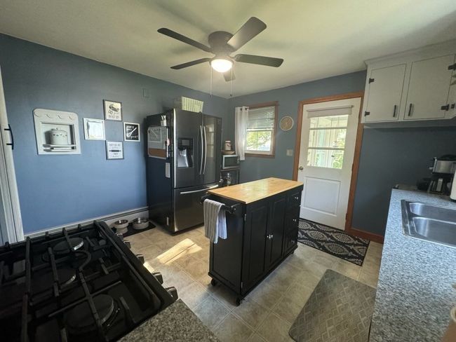 88 Baldwin St, House other with 3 bedrooms, 2 bathrooms and 4 parking in Fall River MA | Image 16