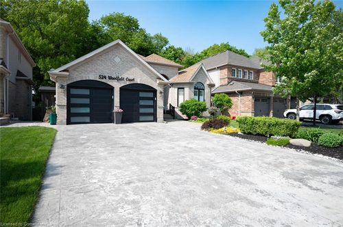 524 Woodfield Crt, Kitchener, ON, N2P2S8 | Card Image