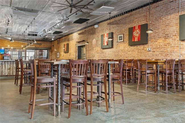 Bar side | Image 27