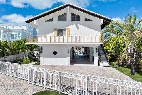 218 Aberdeen Ct, Tavernier, FL, 33070-2831 | Card Image