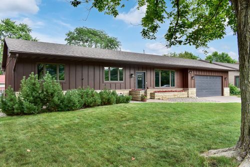 4120 Service Dr, Winona, MN, 55987-1762 | Card Image