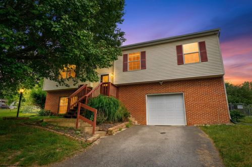 32 Woodside Ln, Bridgeport, WV, 26330-7674 | Card Image