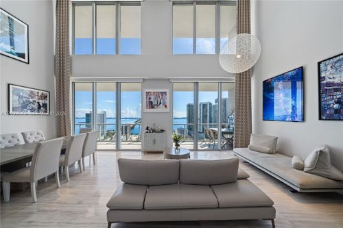 ph207-3470 E Coast Ave, MIAMI, FL, 33137-3986 | Card Image
