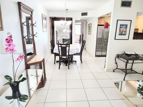 102-9061 Sunrise Lakes Blvd, Sunrise, FL, 33322-6055 | Card Image