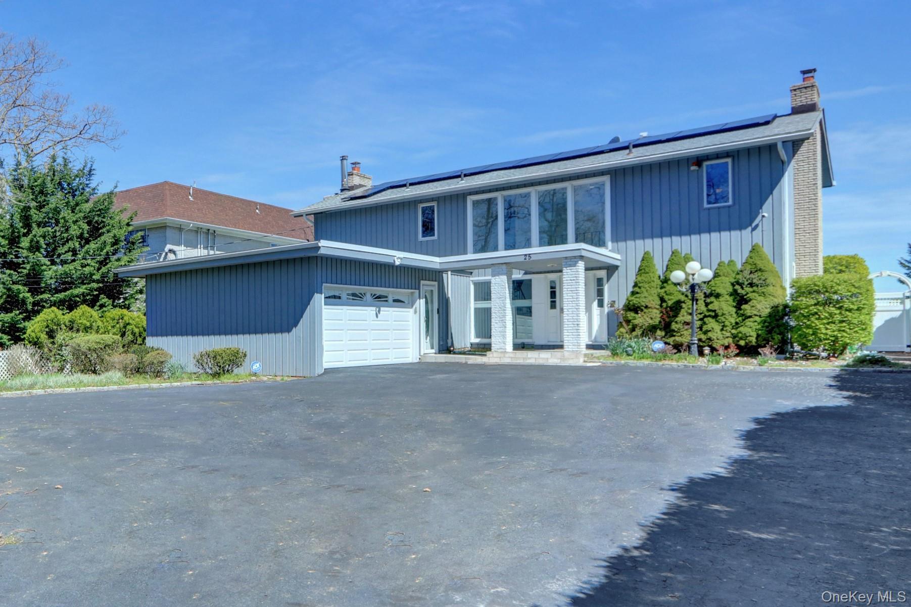 Residential Lease in Brookhaven
