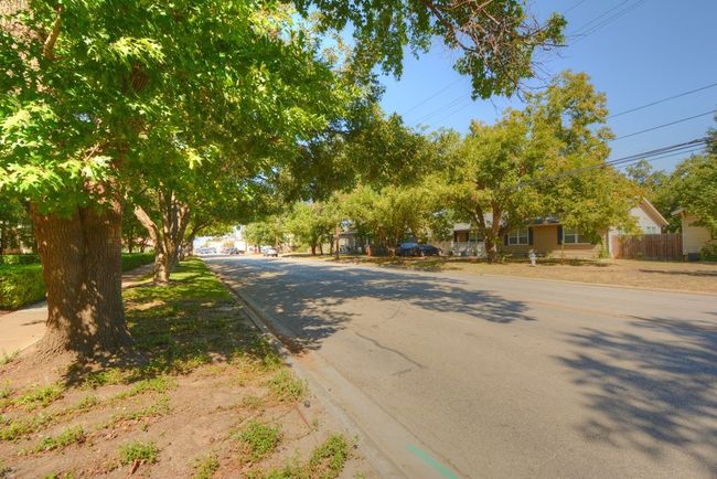 Street view Austin Avenue | Image 7