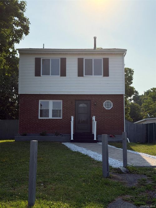 502 Harbor View Ct, Beacon, NY, 12508-3124 | Card Image