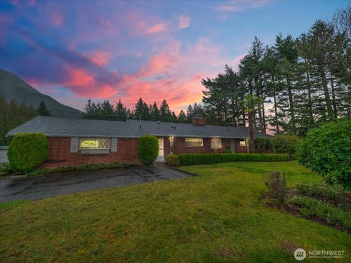 42811 Se 120th St, North Bend, WA, 98045-9611 | Card Image