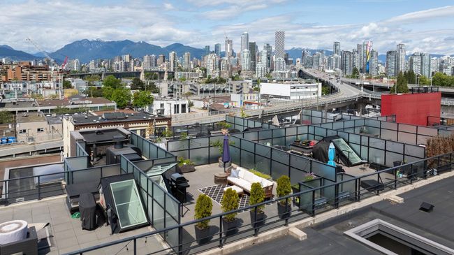 408 - 1628 W 4 Th Avenue, Condo with 2 bedrooms, 2 bathrooms and 2 parking in Vancouver BC | Image 1