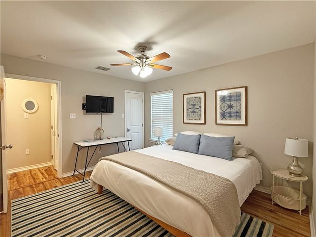 1020 S Live Oak St, House other with 2 bedrooms, 2 bathrooms and null parking in Rockport TX | Image 12