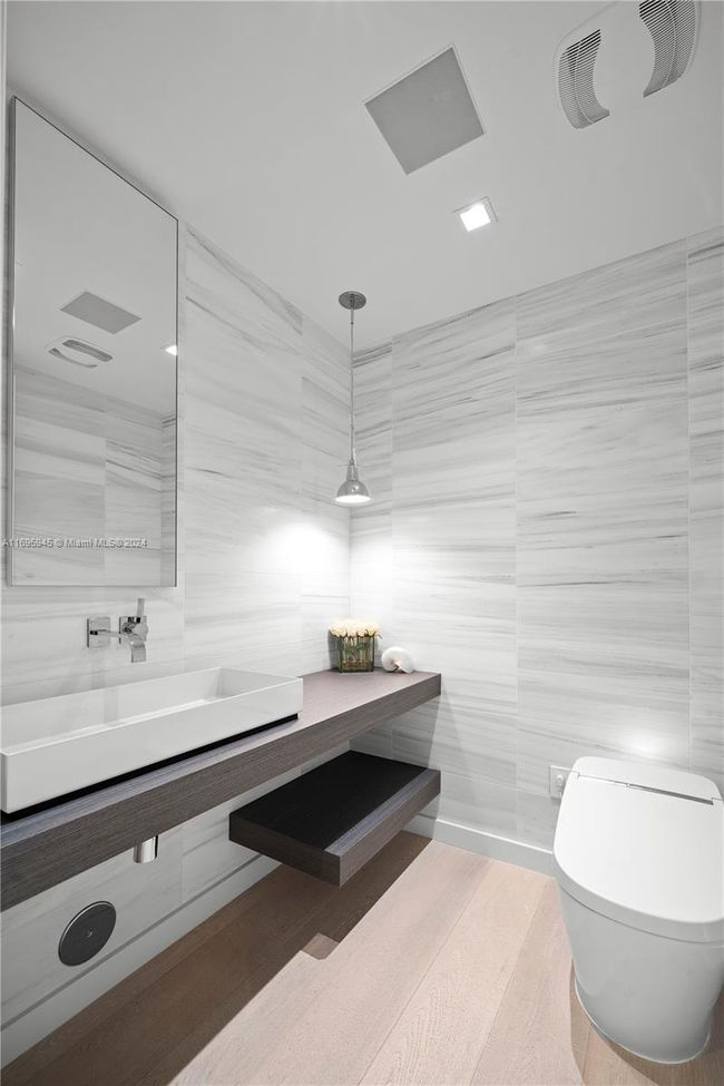 APT-201 - 321 Ocean Dr, Condo with 5 bedrooms, 6 bathrooms and null parking in Miami Beach FL | Image 18