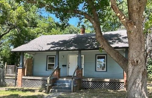 718 W Maple St, Nevada, MO, 64772-2940 | Card Image