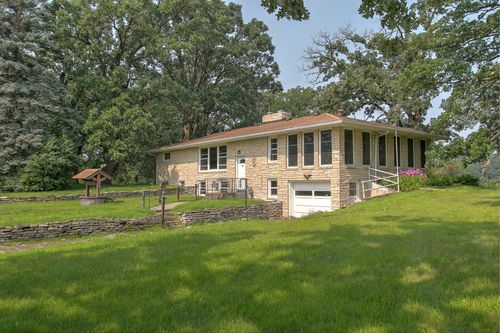 9325 County Road 5 Ne, North Branch, MN, 55056-6441 | Card Image