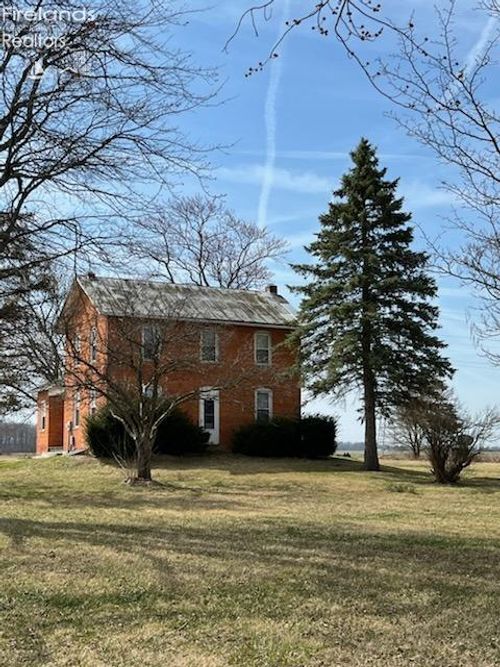 8090 W County Road 18, Fostoria, OH, 44830-9348 | Card Image