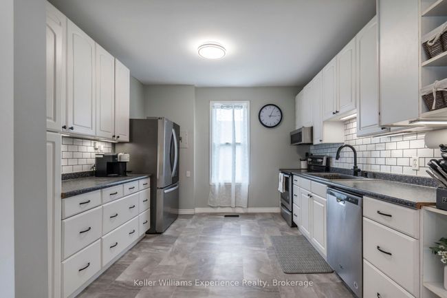 454 Colborne St, House other with 3 bedrooms, 2 bathrooms and 2 parking in Midland ON | Image 14