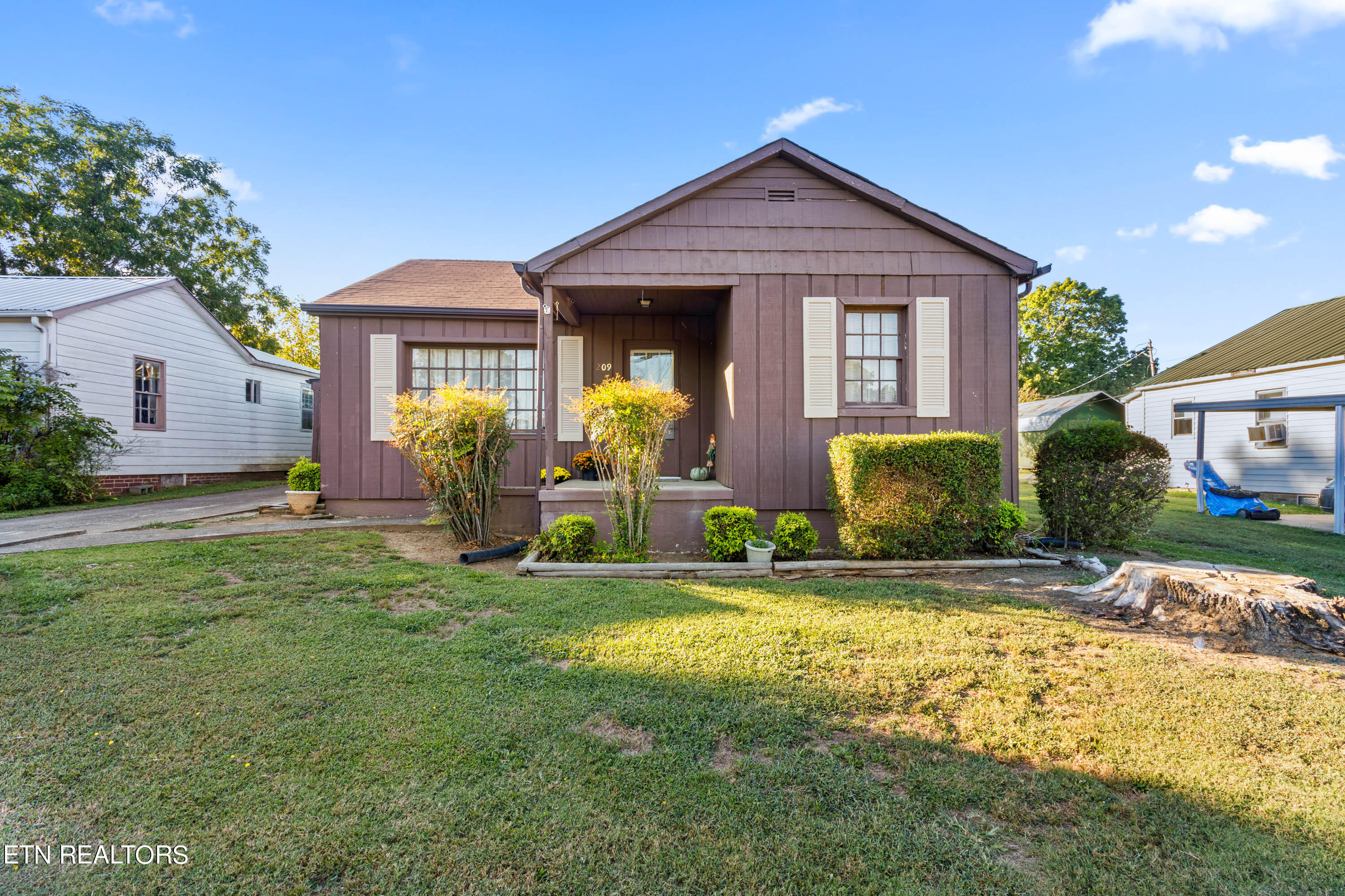 Pond St, Englewood, TN 37329