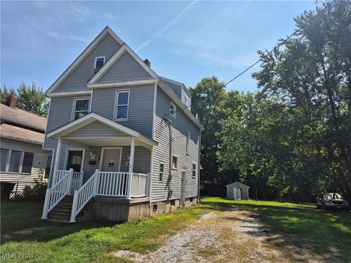 747 W River Rd N, Elyria, OH, 44035-4915 | Card Image