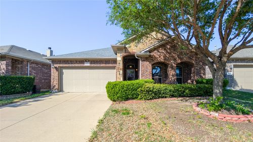 5821 Comanche Peak Dr, Fort Worth, TX, 76179-7106 | Card Image