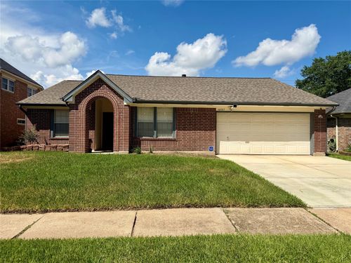 16027 Surrey Woods Dr, Friendswood, TX, 77546-3130 | Card Image