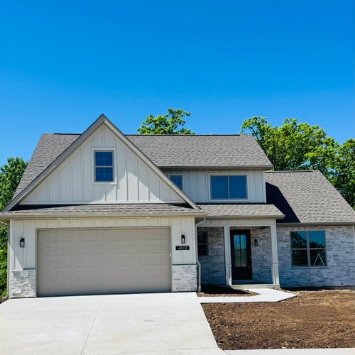 4602 Maple Leaf Dr, Columbia, MO, 65201-7187 | Card Image