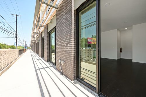 107-2209 S 1st St, Austin, TX, 78704-5274 | Card Image