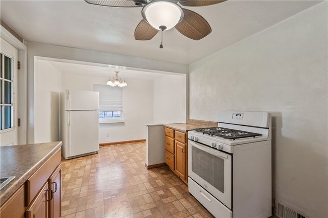 2034 Washington Blvd, House other with 3 bedrooms, 2 bathrooms and 2 parking in Glassport PA | Image 10
