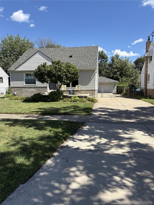 26804 Groveland St, Roseville, MI, 48066-3321 | Card Image