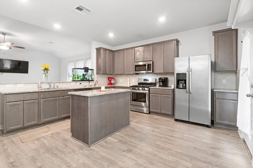 12259 N Chestnut Hills Dr, Conroe, TX, 77303-2031 | Card Image