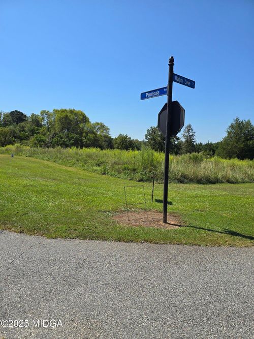 402 Harbor Cove Dr, Macon, GA, 31220-6923 | Card Image