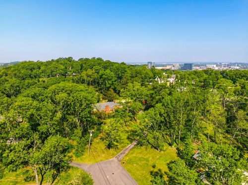1306 Belmont Park Ct, Nashville, TN, 37215-3603 | Card Image