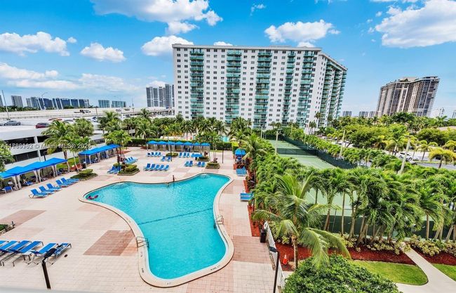 APT-1216 - 19370 Collins Ave, Condo with 3 bedrooms, 2 bathrooms and null parking in Sunny Isles Beach FL | Image 17