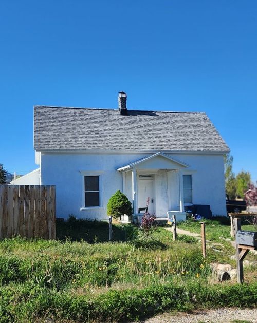 295 W 100 S, Manti, UT, 84642-1302 | Card Image