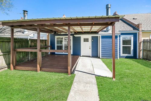 8724 Pecan Tree Dr, Baton Rouge, LA, 70810-7001 | Card Image