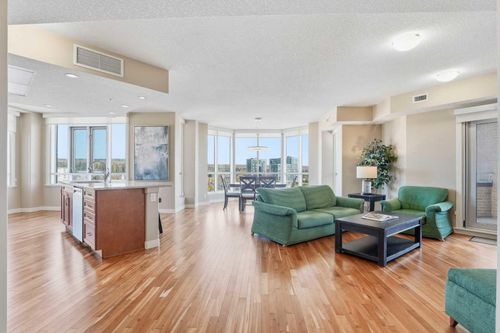 1005-32 Varsity Estates Cir Nw, Calgary, AB, T3A2Y1 | Card Image