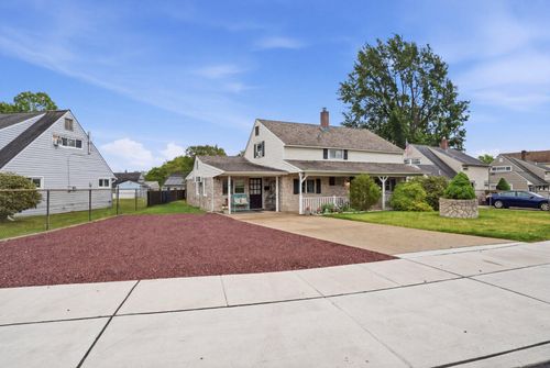 22 Inbrook Rd, LEVITTOWN, PA, 19057-2304 | Card Image