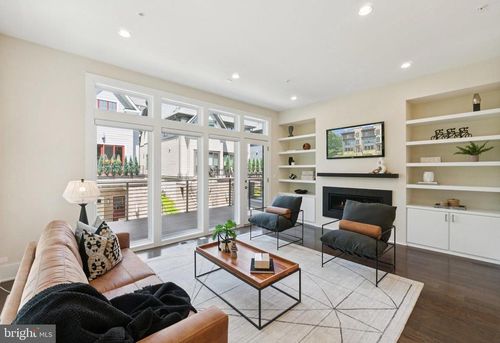 140 Winsome Cir, BETHESDA, MD, 20814-2163 | Card Image
