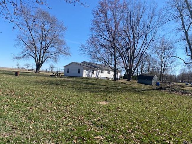 245 S 7 Th St, House other with 3 bedrooms, 1 bathrooms and 1 parking in Nokomis IL | Image 6