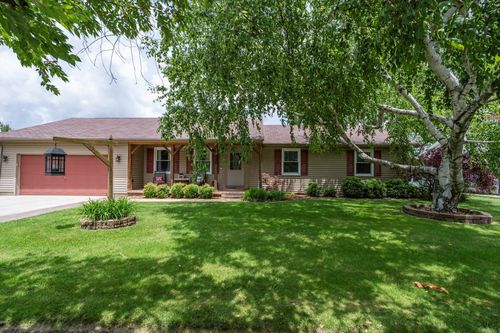 808 Damon Dr, Washington Court House, OH, 43160-2425 | Card Image