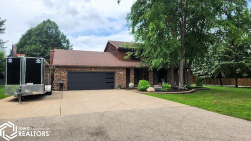 2814 1st St Sw, Mason City, IA, 50401-7331 | Card Image