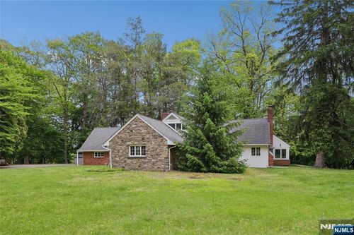 25 Carnot Ave, Woodcliff Lake, NJ, 07677-7901 | Card Image