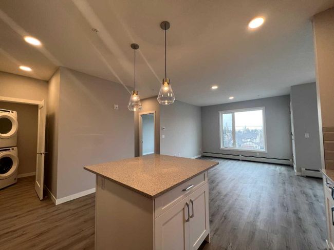 412 - 200 Shawnee Square Sw, Home with 3 bedrooms, 2 bathrooms and 1 parking in Calgary AB | Image 15